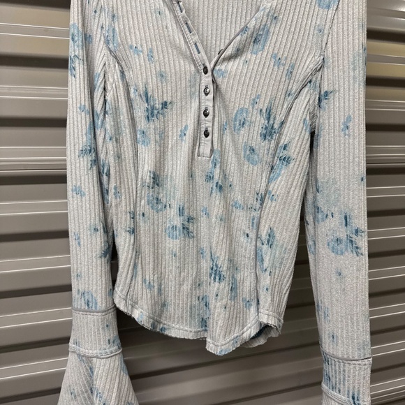 Top - Picture 3 of 8